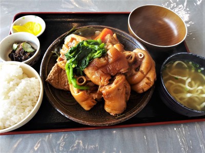 てびちの煮付けを探して 嘉海食堂へ