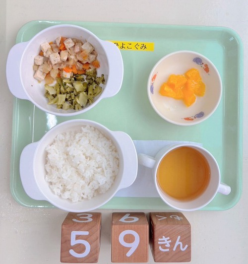 今日の給食を紹介します。
