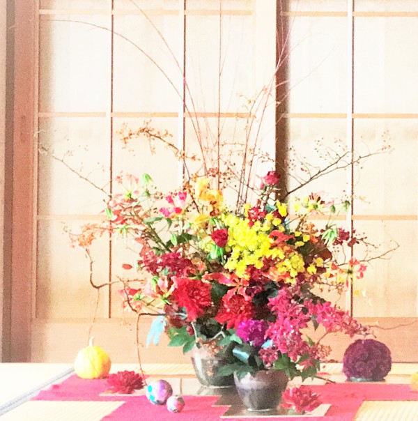 ご結納の花 和室にいける琉装の秋の祝い花 月花 Tsuki No Hana
