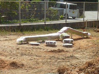 遊具設置の様子