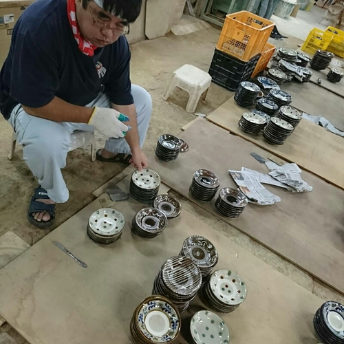 陶器市の準備をしております