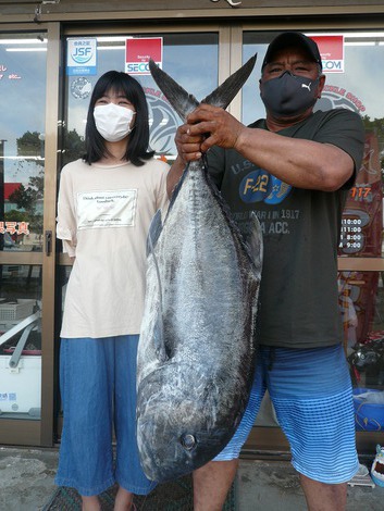 仲宗根信さん西崎海岸☆大型ガーラ１１６㎝・２３㎏Up(^O^)