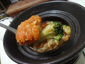 男の料理　土鍋飯　キムチ味雑炊風？！　（笑）