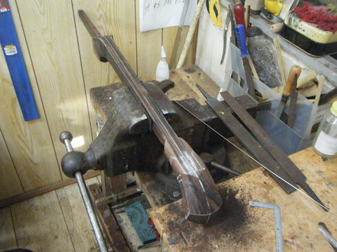 ②オーダー三線知念大工型（縞黒檀）制作中！！！