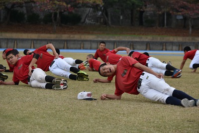 陸上競技場でのトレーニング