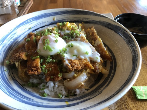 ぎるー食堂で「カツ丼」食べた