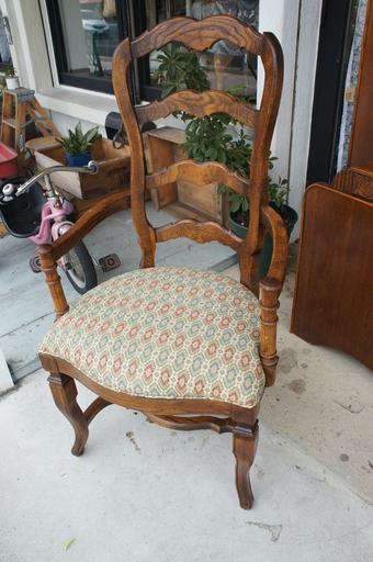 ★★ANTIQUE COAT AND UMBRELLA STAND & VINTAGE ARM CHAIR ★★