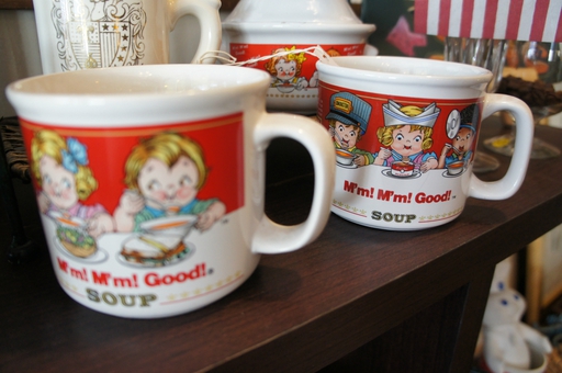 ★★ CAMPBELL NOODLE SOUP MUG & VINTAGE STOOL ★★