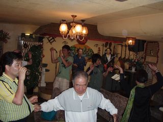 韓国の楽器を持参で民謡酒場へ！
