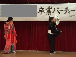 中学卒業式の後は余興大会
