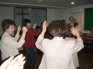 韓国で三線演奏　　한국