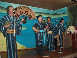 コザの民謡酒場「なんた浜」へ