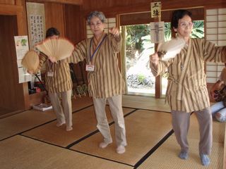海洋博公園で三線を弾きまくり！