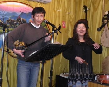 民謡酒場「おとめ」で、歌の練習