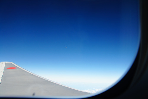 上空１万メートルでも…