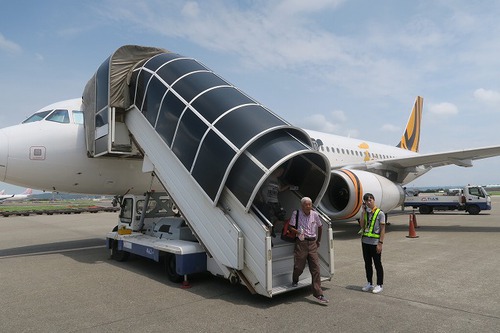 台風逃げ切り台中旅行④すったもんだで台北到着
