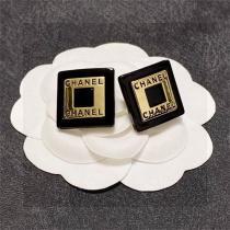 最新作 CHANEL ピアス ブラックゴールド スクエア ロゴ シャネル