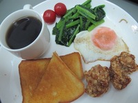 朝は唐揚げを食べます 2011/04/22 23:55:51