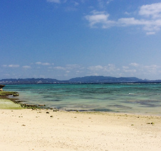 美ら海水族館近くのコンドミニアムリゾート 伊江島の浜辺 美ら海水族館近くのコンドミニアムリゾート 伊江島の浜辺
