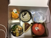 お盆中日にケーキ 2024/08/17 18:45:39