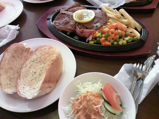 やのっちブログ テンダー 特選のセットステーキ ビッグハート美里店