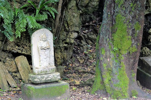 大田昌秀と平和の像