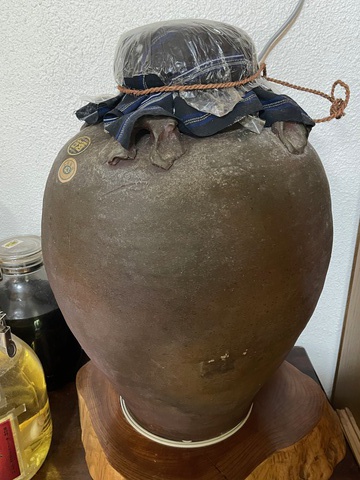 新・泡盛周辺学:島武巳の2斗甕