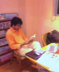 本を読んでおります。 2006/05/17 20:51:00