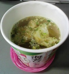 とろみ醤油の海老ワンタン　（スープ春雨）